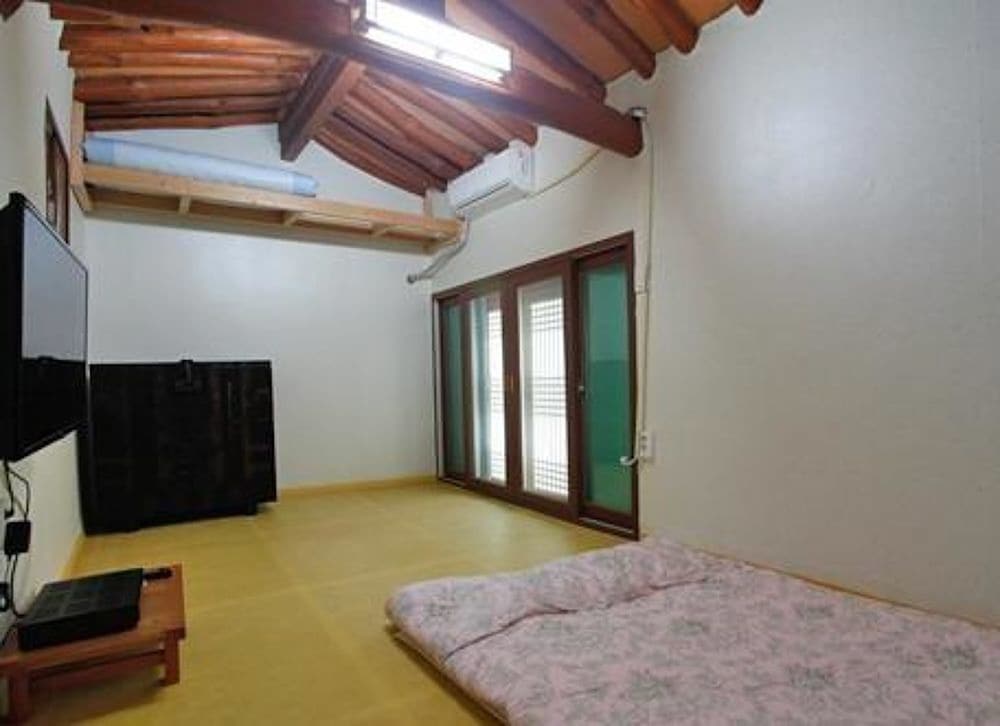GWIAE TRADITIONAL HOUSE