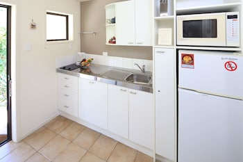 ONETANGI BEACH APARTMENTS