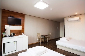 JEJU HILL HOTEL