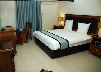 RAED HOTEL SUITES