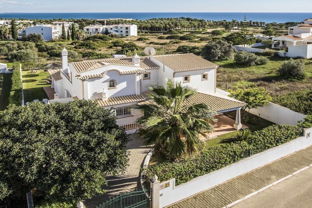 VILLA DAMARA