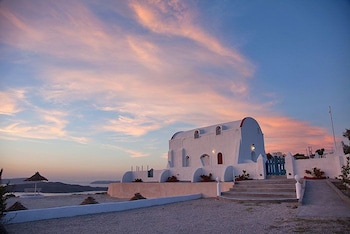 CALDERA VIEW PRIVATE VILLA