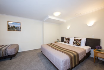 ALBANY OAK MOTEL