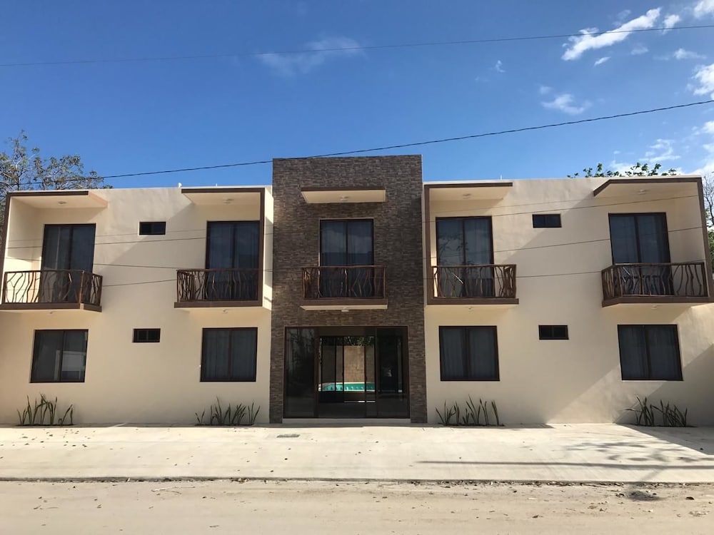 XUNAAN HOTEL