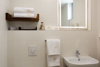 HOTEL TESLA - SMART STAY