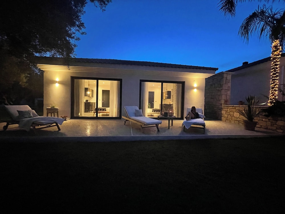 Garden Suite Beautiful Seaview  Close To Beach