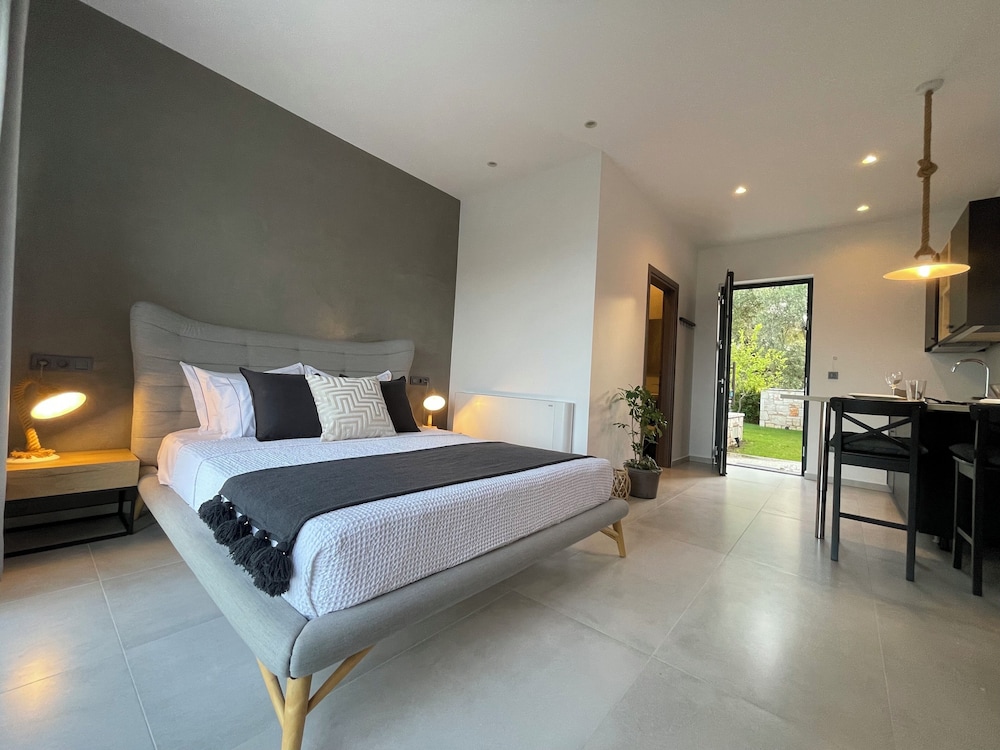 Garden Suite Beautiful Seaview  Close To Beach