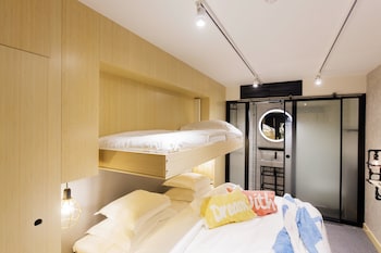HOTEL WITH URBAN DELI