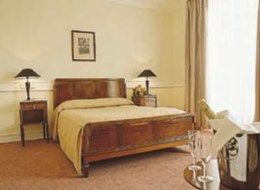 HOTEL METROPOLE