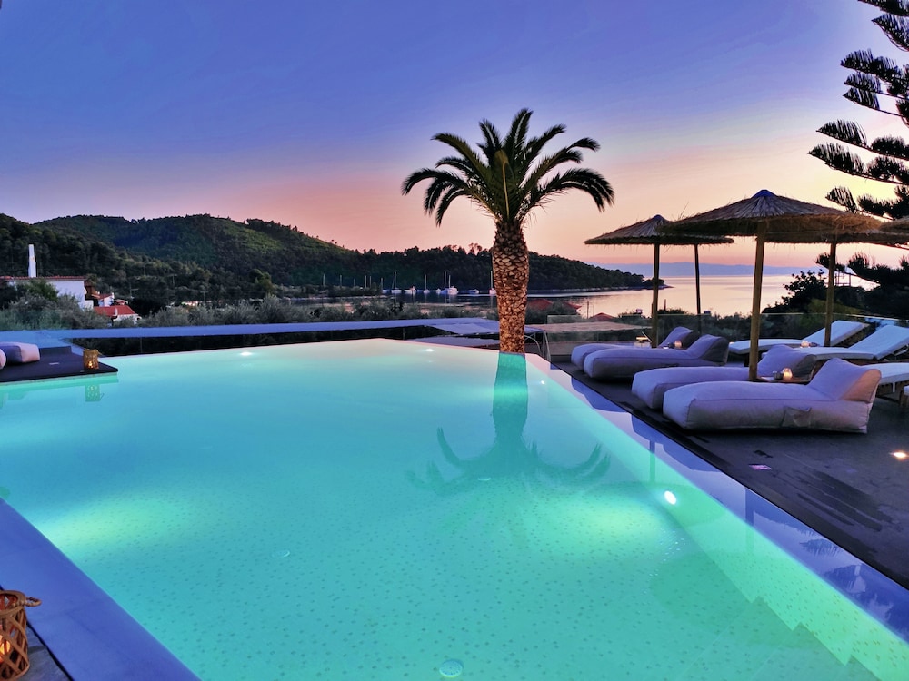 PANORMOS BEACH HOTEL SKOPELOS
