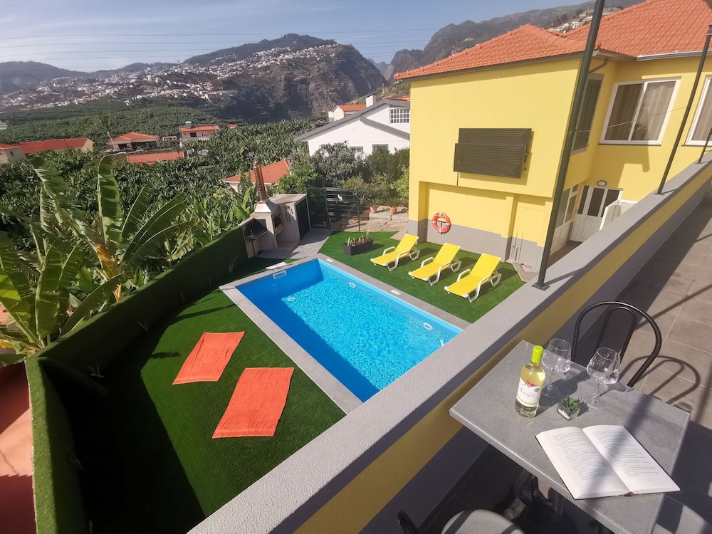 Apartments With Pool In Funchal