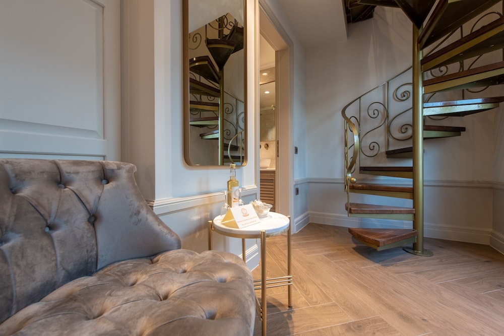 CAPOLAVORO SUITES