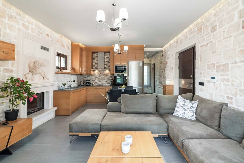 Villa Azure Palatial