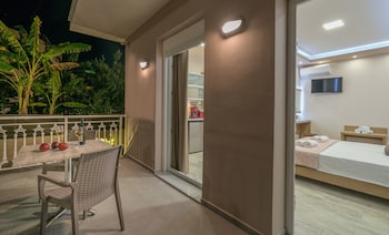 Nikos Amp Maria Studios