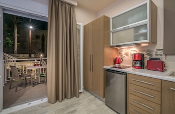 Nikos Amp Maria Studios