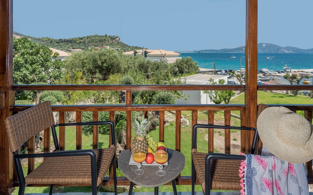 Eptanisos Beachfront Suites Zante