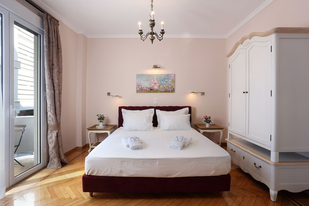 V1935 Luxurious Apartments