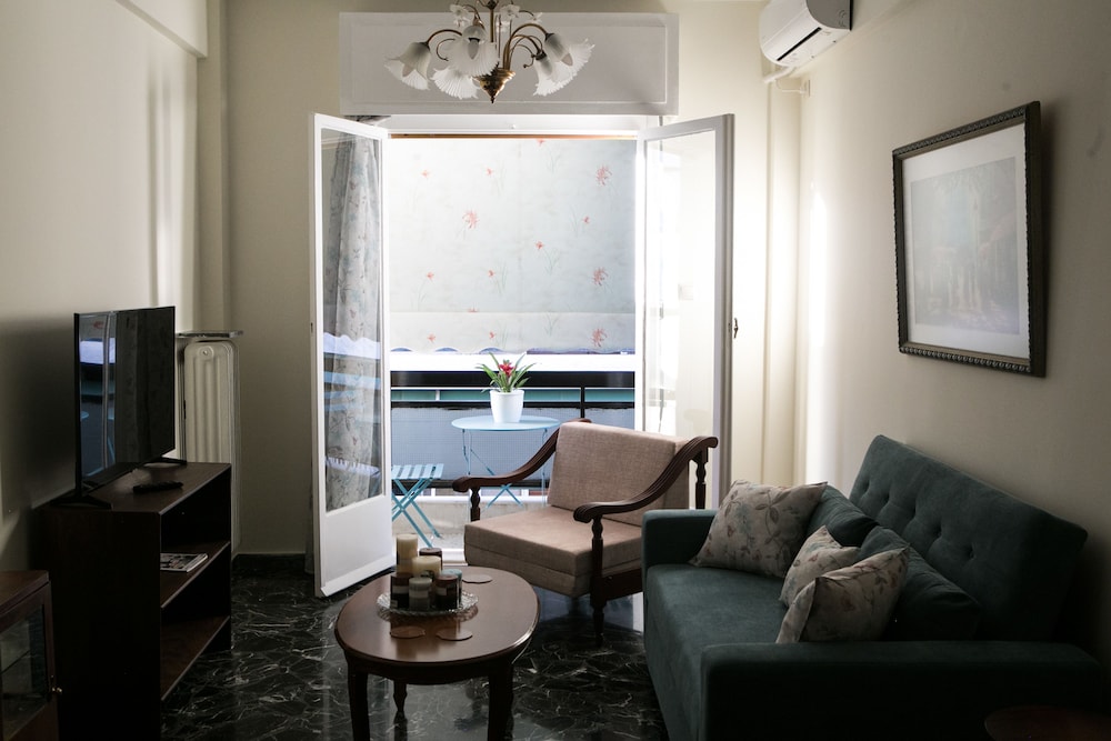 Best House, Larisis Metro, Athens