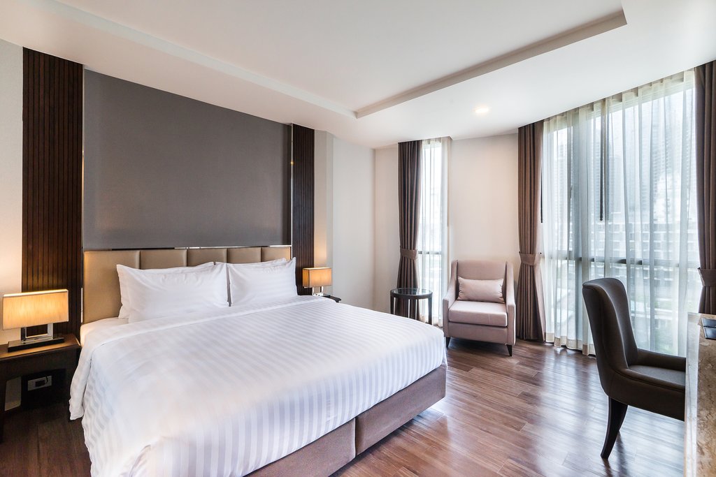SURESTAY PLUS HOTEL BY BEST WESTERN SUKHUMVIT 2