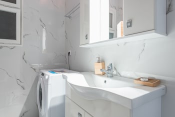 Victoria Queens Palace Apartments