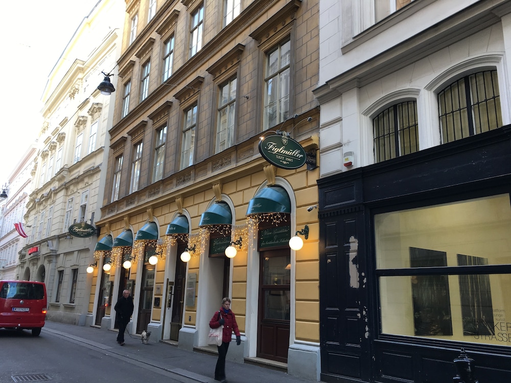 Vienna Center City Apartment