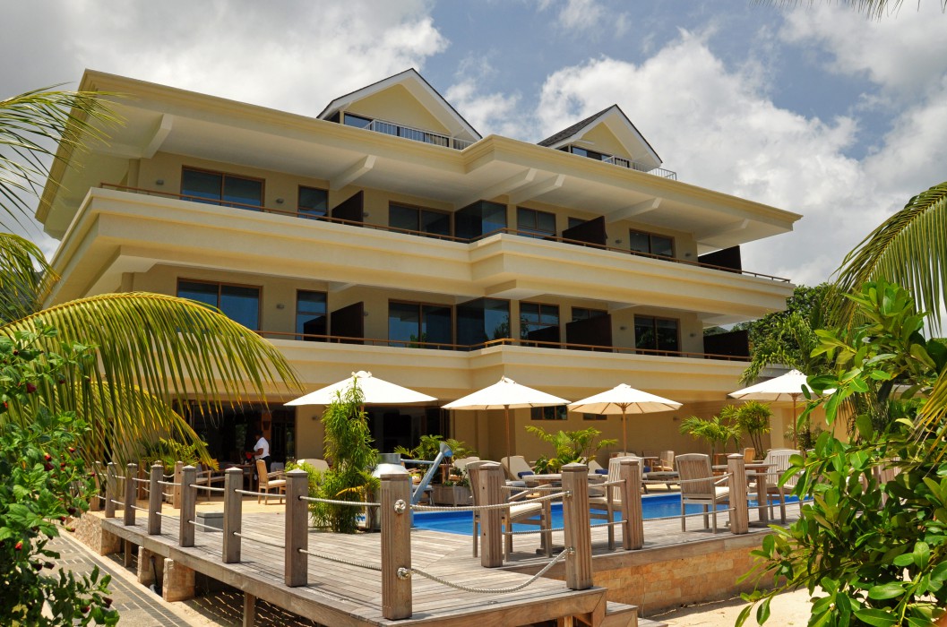 Crown Beach Hotel