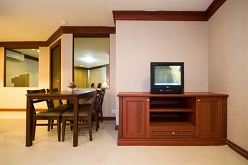 CONVENIENT PARK HOTEL