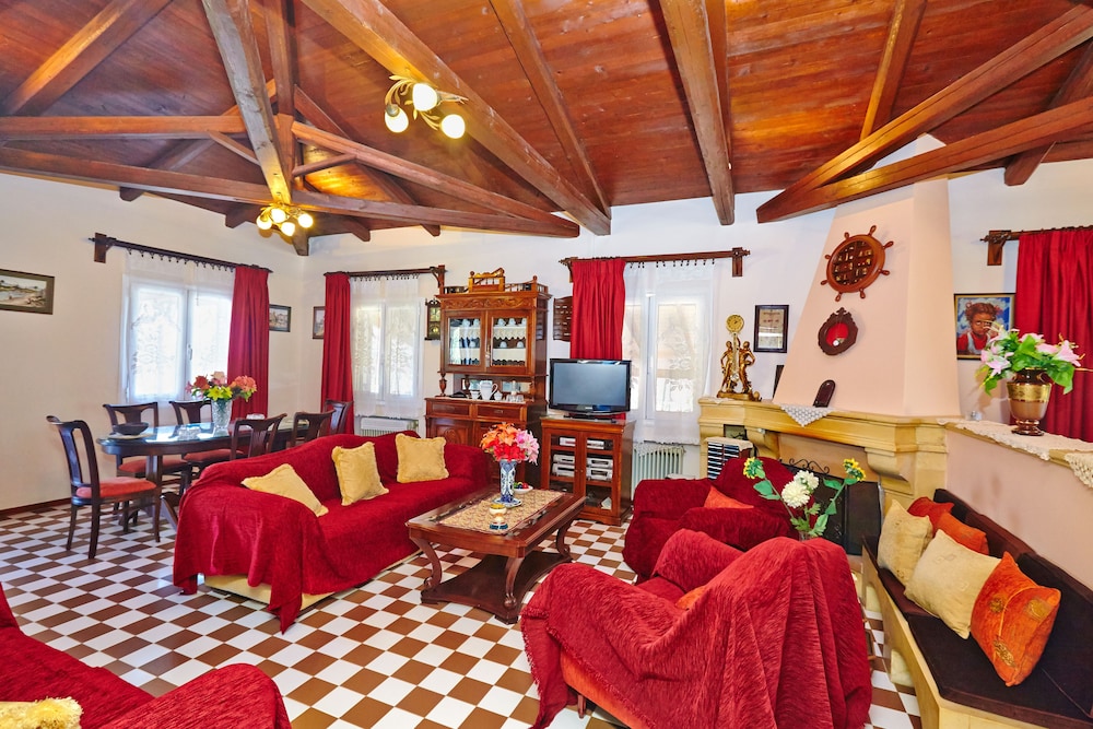 ANEMELIA VILLA