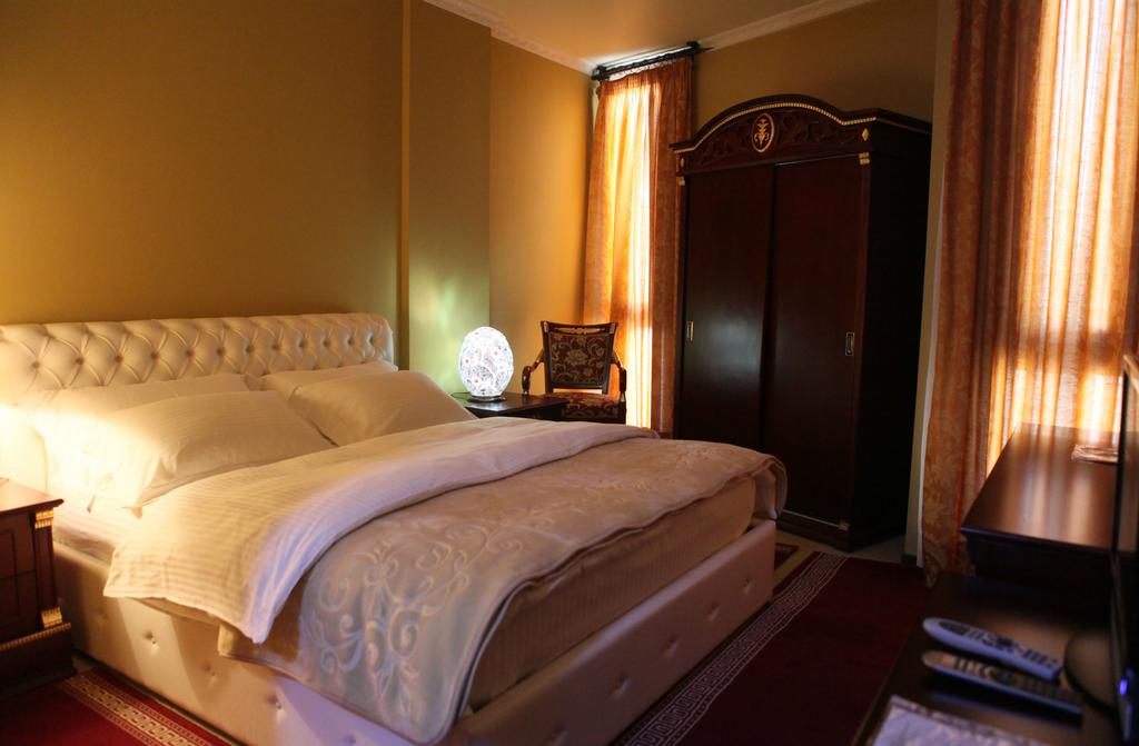DINASTY HOTEL RESIDENCE