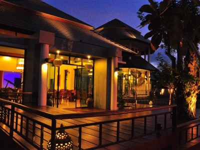 Navatara Phuket Resort