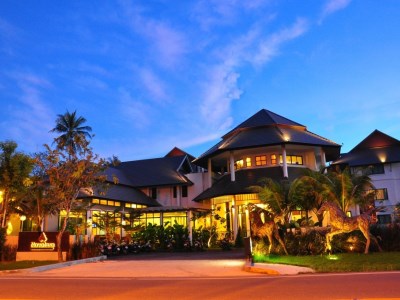 Navatara Phuket Resort