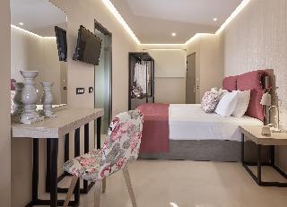 KOUKOUNARIA HOTEL AND SUITES