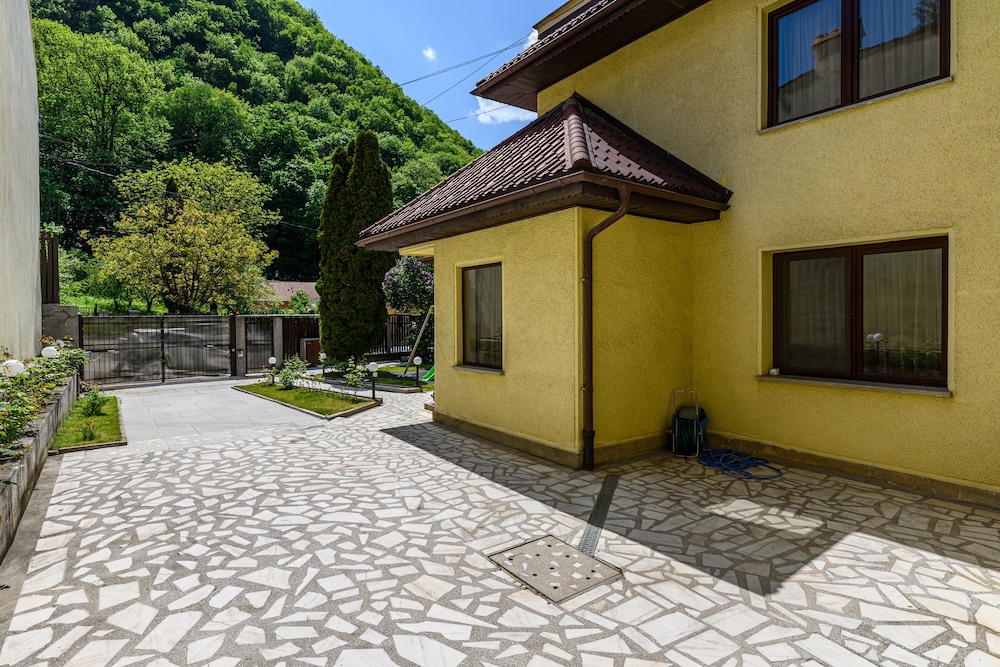 CEDRUS BOUTIQUE