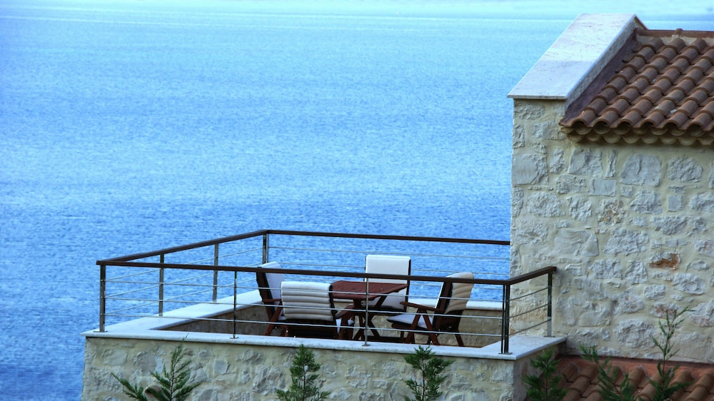 Exensian Villas And Suites