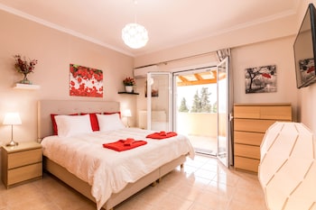 RARAKOS HOUSES