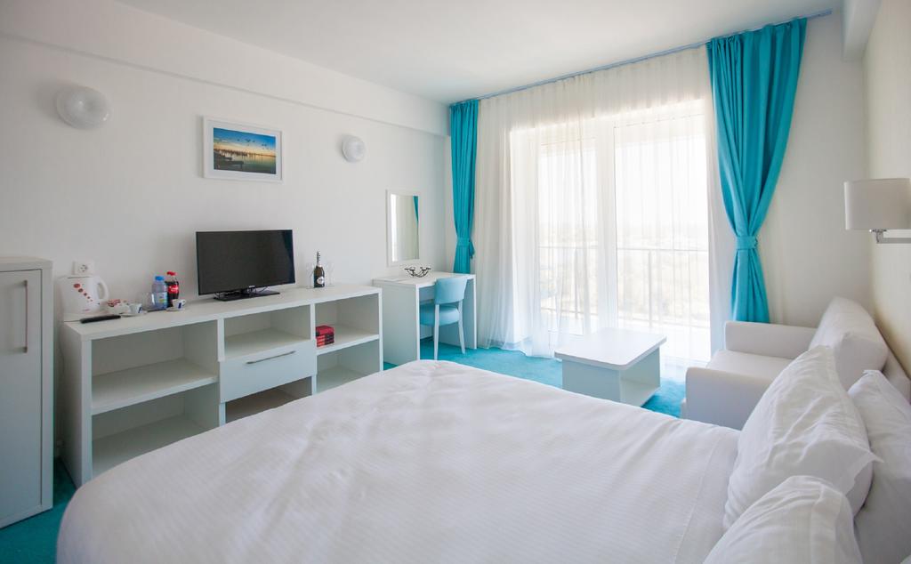 Blaxy Premium Resort