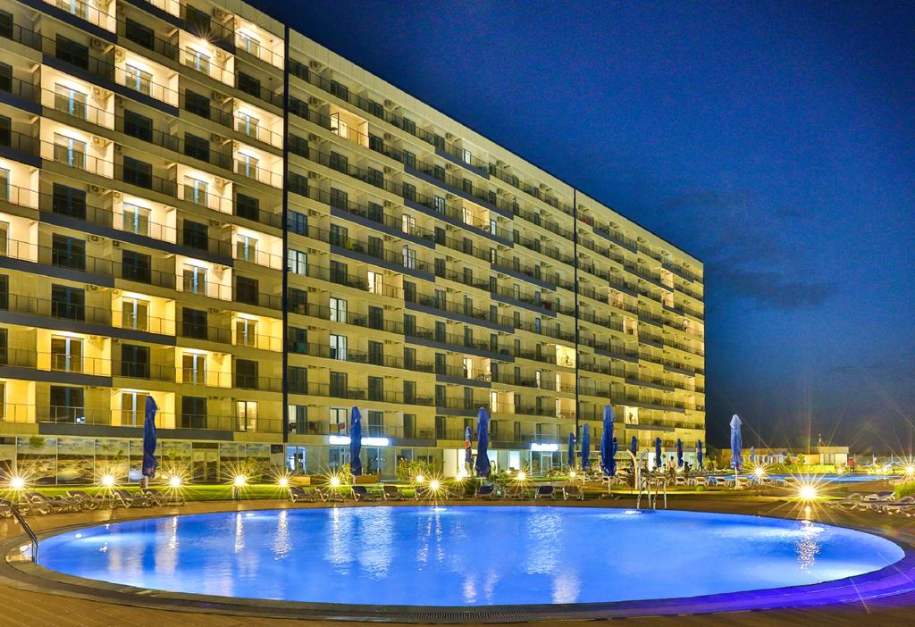 Blaxy Premium Resort