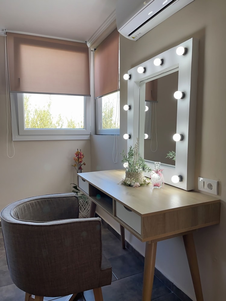 Villa De La Vita Alykes