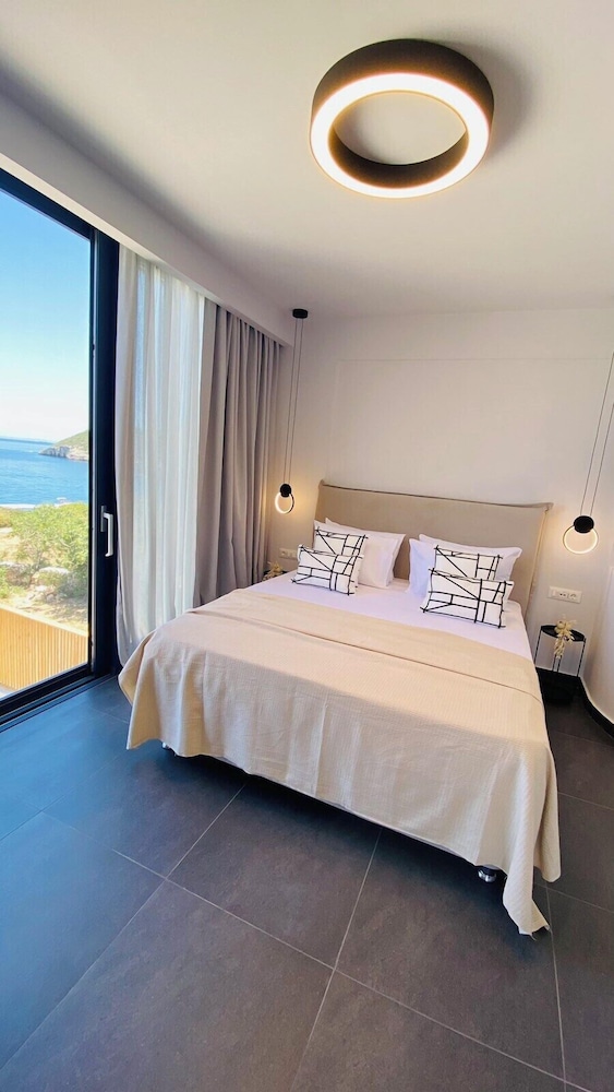 dal travel TERRA PETRA VILLA - THE SEAFRONT RETREAT