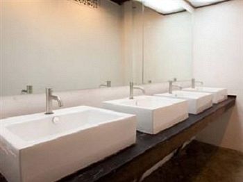 SUNETA HOSTEL KHAOSAN