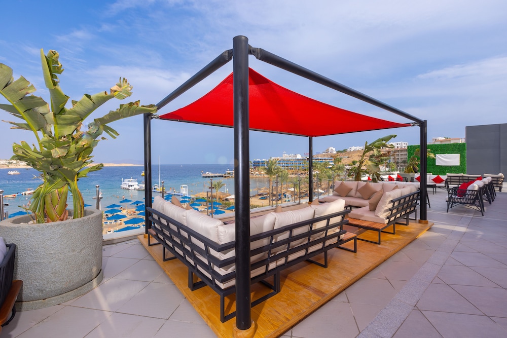 NAAMA BAY SUITES amp; SPA imagine 4