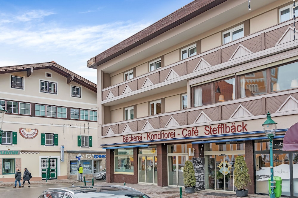 Hotel Rossl by Skinetworks