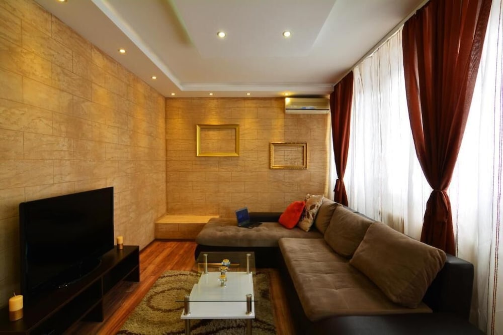 APARTMENT DOSITEJEVA