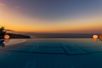 Emerald Villas Amp Suites