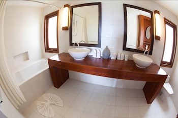 Vichuda Hill By Resava Group