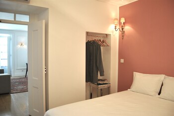 AMA APARTMENTS