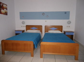 CHRISTAKIS HOTEL