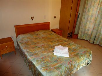 DIONYSOS APARTMENTS