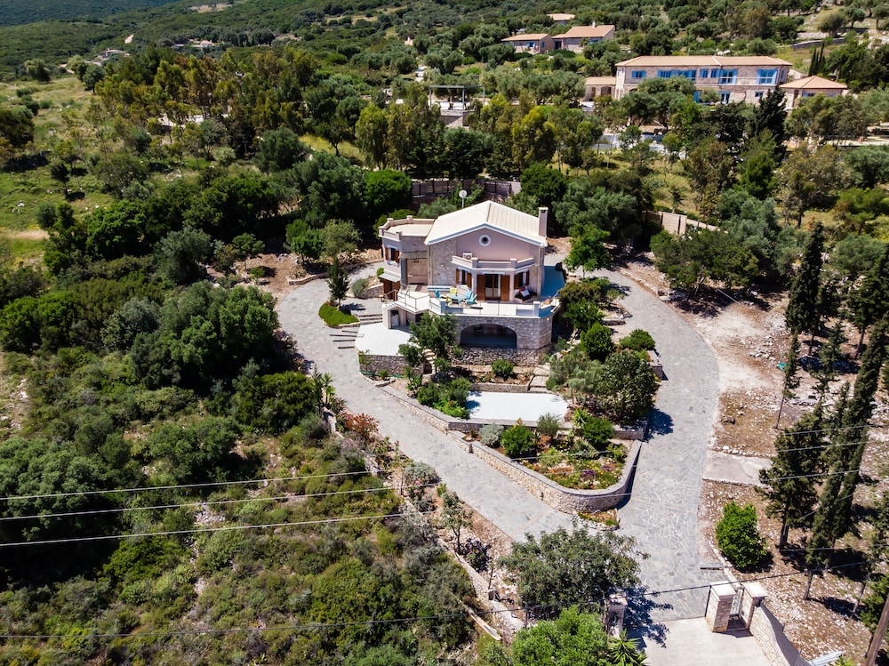 dal travel DN BEACH COAST VILLA