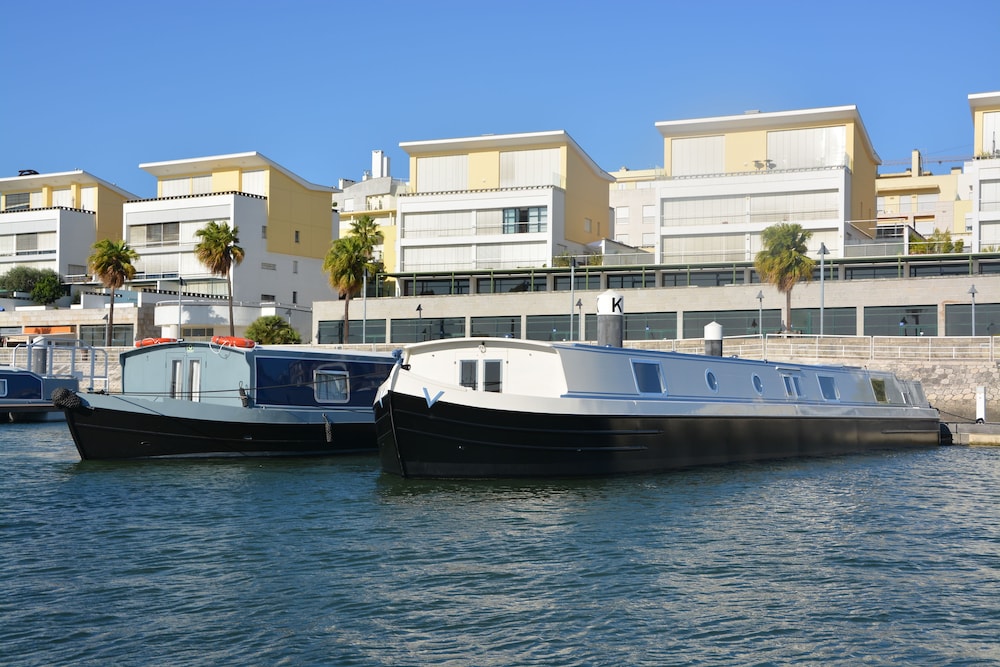 TAGUS MARINA - HOUSEBOAT
